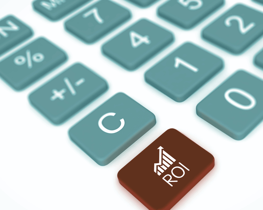 Taschenrechner mit roter ROI-Taste und steigendem Diagramm, symbolisiert die Berechnung des Return on Investment für tele-LOOK Live-Video-Support und Kosteneinsparung im Service.